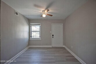 2036 W 11th St in Jacksonville, FL - Building Photo - Building Photo