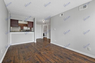 9520 Royal Ln in Dallas, TX - Building Photo - Building Photo