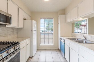 1915 Prairie Knoll Ct in Austin, TX - Building Photo - Building Photo