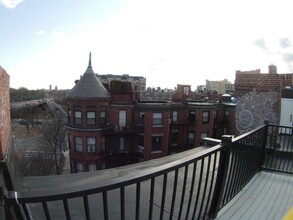 583 Beacon St, Unit 2-bed 1-bath Kenmore in Boston, MA - Foto de edificio - Building Photo