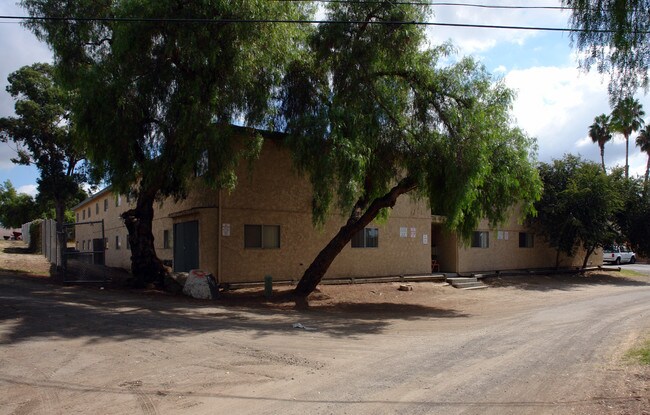 James Circle Apartments in Spring Valley, CA - Building Photo - Building Photo