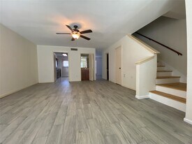 7846 Green Lawn Dr in Houston, TX - Building Photo