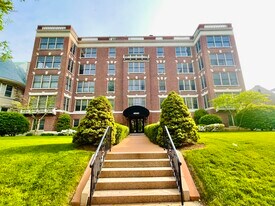 4540 Lindell Blvd, Unit 306 in St. Louis, MO - Building Photo