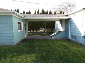 822 E 7th St in Port Angeles, WA - Building Photo - Building Photo