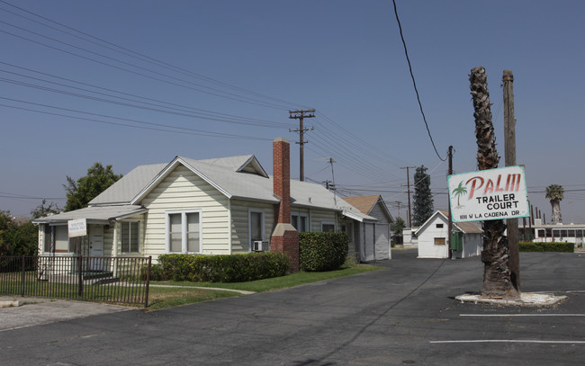 997-1011 W La Cadena Dr in Riverside, CA - Foto de edificio - Building Photo