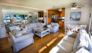 1052 Isabella Ave-Unit -Vacation Rental in Coronado, CA - Building Photo - Building Photo