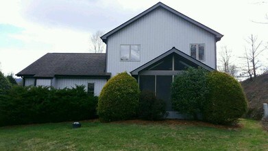 207 Kyfields in Weaverville, NC - Building Photo - Building Photo