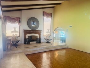 115 Vientos Rd in Camarillo, CA - Building Photo - Building Photo