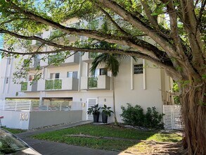 130 Mendoza Ave in Coral Gables, FL - Building Photo - Building Photo