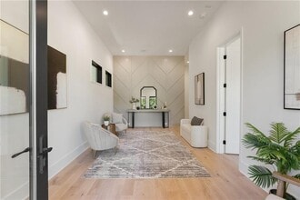 194 E Lake Terrace SE in Atlanta, GA - Building Photo - Building Photo