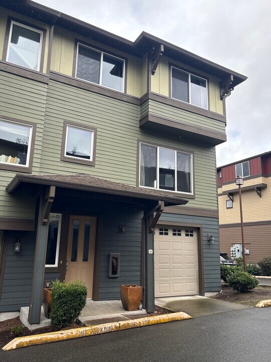 2115 201st Pl SE in Bothell, WA - Building Photo