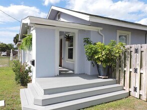 19 N C St in Pensacola, FL - Building Photo - Building Photo