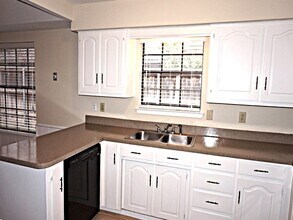 6714 McCallum Blvd in Dallas, TX - Building Photo - Building Photo