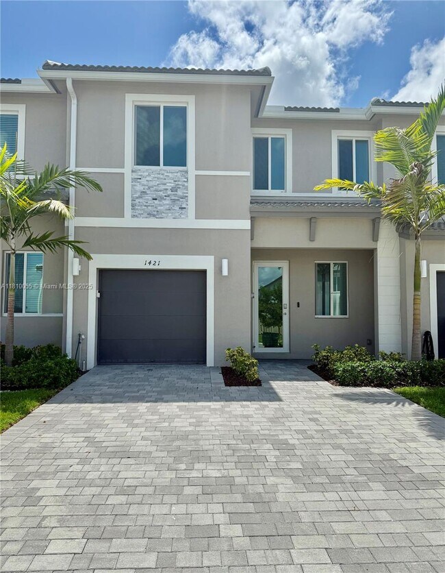 1421 SE 7th Ter in Homestead, FL - Building Photo - Building Photo