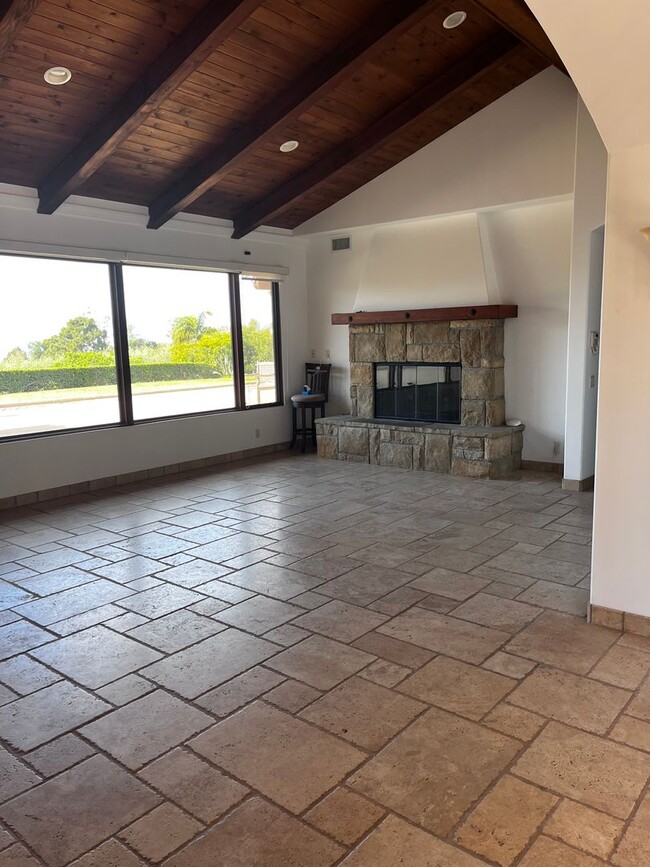 212 Alston Rd in Santa Barbara, CA - Building Photo - Building Photo