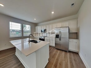 9045 Lucy Dr in Reynoldsburg, OH - Building Photo - Building Photo