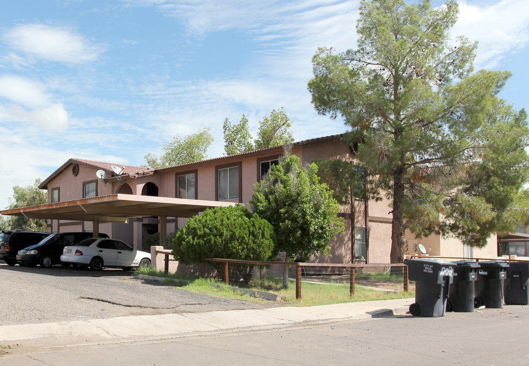 2950 E Cicero St in Mesa, AZ - Foto de edificio