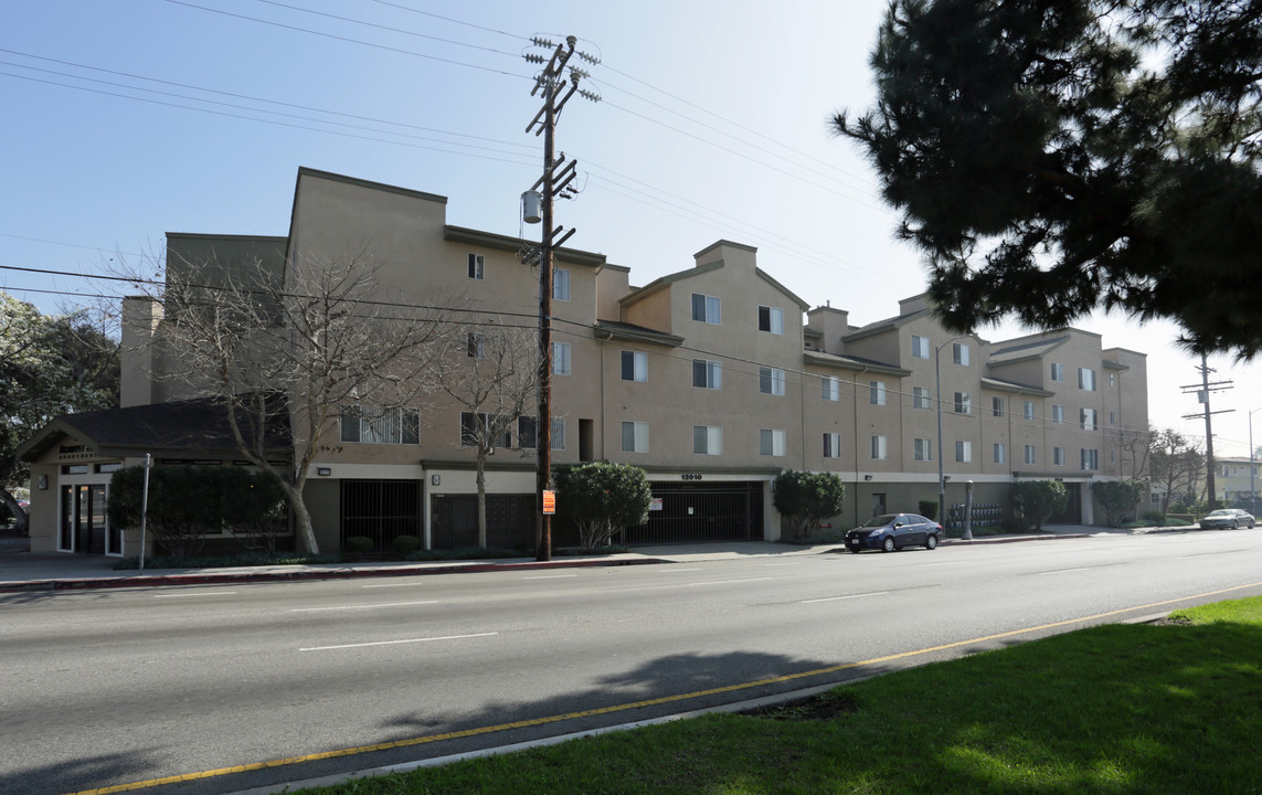 Academy Hall in Los Angeles, CA - Building Photo