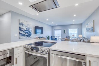 3230 S Ocean Blvd, Unit 609 in Palm Beach, FL - Building Photo - Building Photo