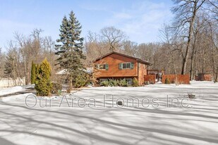 4850 McAllister Ave NE in Saint Michael, MN - Building Photo