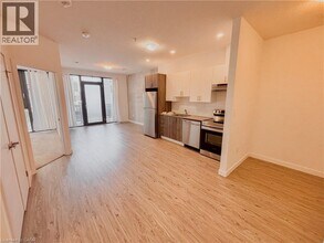 1434 Highland Rd W in Kitchener, ON - Building Photo - Building Photo