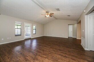 11093 Losco Jct Dr in Jacksonville, FL - Building Photo - Building Photo