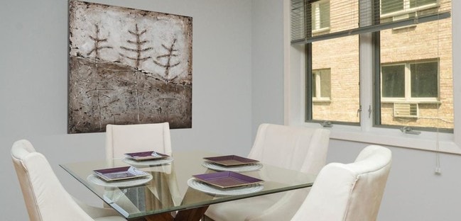 426 W Barry Ave, Unit 205 in Chicago, IL - Foto de edificio - Building Photo