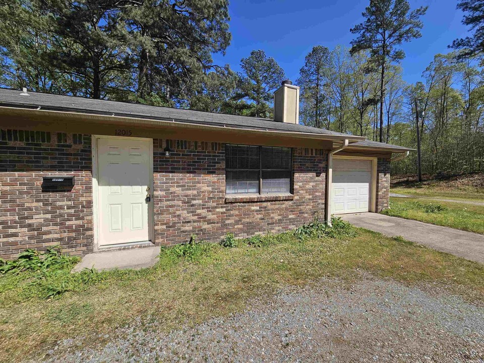 12015 Geyer Springs Rd in Little Rock, AR - Building Photo