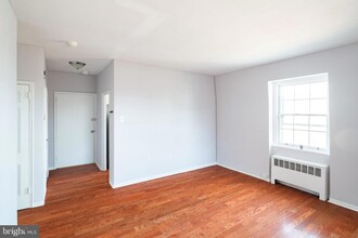 732 Melon Pl, Unit E in Philadelphia, PA - Building Photo - Building Photo