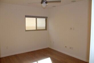 141 S Clark Dr, Unit #419 in Los Angeles, CA - Foto de edificio - Building Photo