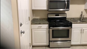 712 Shawmut Ave, Unit 1 Apartamentos