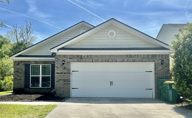property at 18 E Park Loop