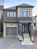 25 Canvas Cres in Welland, ON - Building Photo