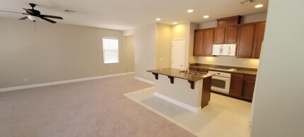 8353 Stillhouse Ct in Las Vegas, NV - Building Photo - Building Photo