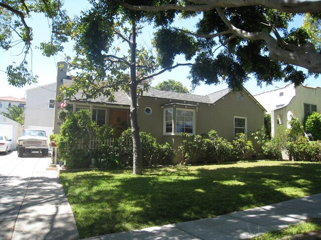 property at 418 W Palm Ave