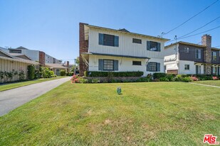 5301 Vantage Ave in Los Angeles, CA - Building Photo