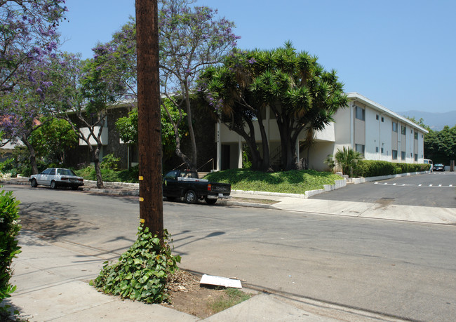 Continental in Santa Barbara, CA - Building Photo - Building Photo