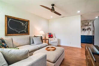 2625 Jonesboro Ave in Dallas, TX - Building Photo - Building Photo