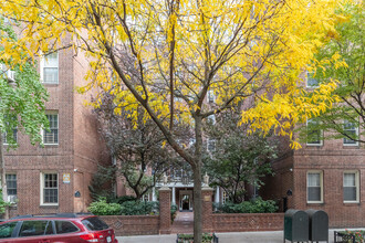 Mansion House in Brooklyn, NY - Foto de edificio - Building Photo