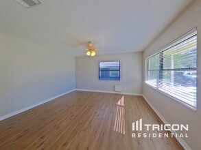 5582 Atlantic Ave N in St. Petersburg, FL - Building Photo - Building Photo