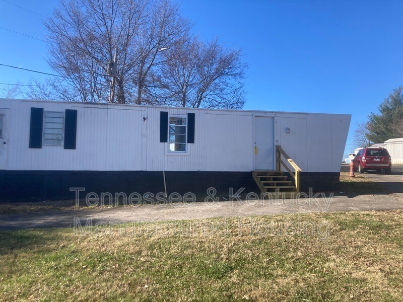 1104 Columbia Ave in Glasgow, KY - Building Photo