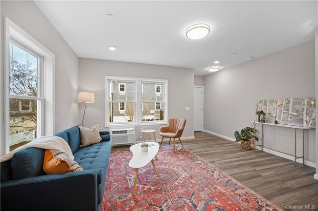 108 N Kensico Ave in White Plains, NY - Building Photo - Building Photo