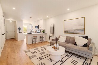 3802 Southway Dr in Austin, TX - Building Photo - Building Photo