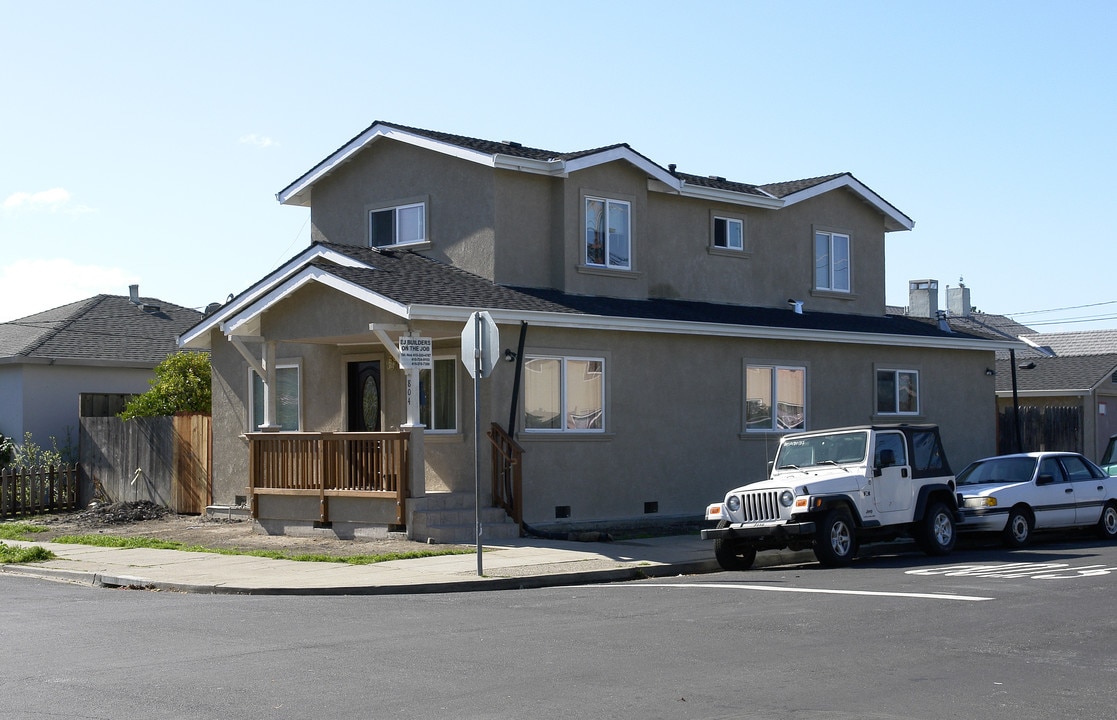 804-820 822 Clinton St in Redwood City, CA - Building Photo