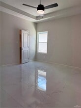 1310 N Texas Blvd in Weslaco, TX - Building Photo - Building Photo