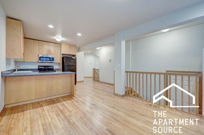 1446 N Leavitt St, Unit 1f in Chicago, IL - Building Photo - Building Photo