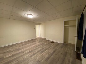 2718 Cobden St in Pittsburgh, PA - Building Photo