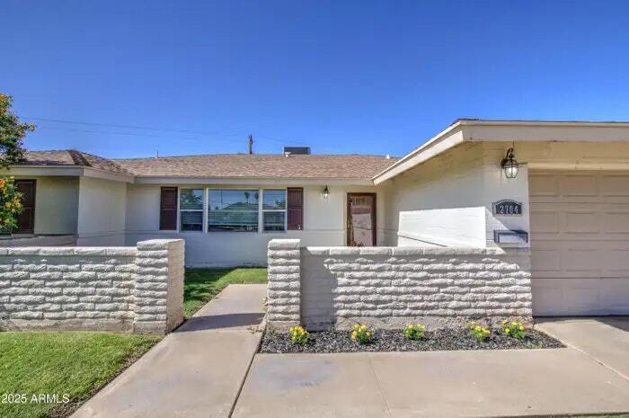 2704 S Terrace Rd in Tempe, AZ - Building Photo