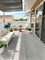 1316 N Hollywood Way, Unit B in Burbank, CA - Building Photo