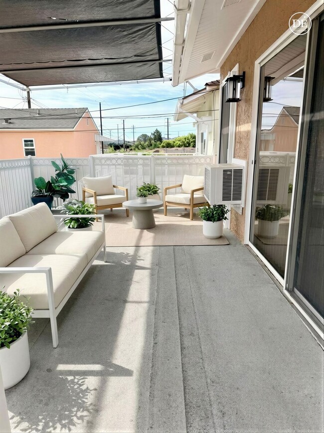 1316 N Hollywood Way, Unit B